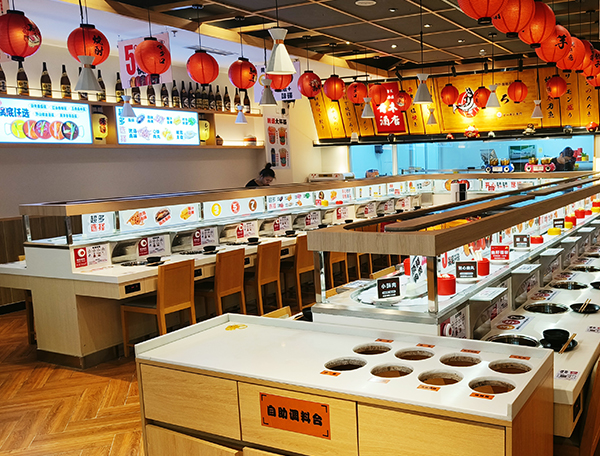 自动变轨送餐车